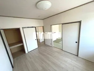 ハイツグリーンビュー【2階】の居間