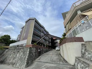 ファミール宝塚【3階】の外観