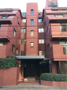 ドムス青山【4階】の外観