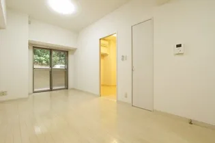 アルブル代々木八幡【1階】の居間