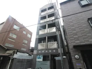 ピラタス【2階】の外観