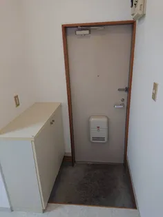 第4瑞穂荘【1階】の玄関