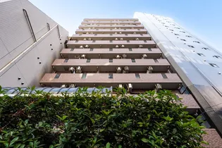 東京都千代田区岩本町2【マンション】の外観