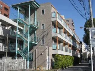 グラウィスセクンドゥム【2階】の外観