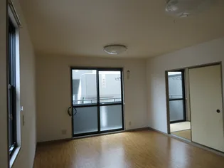 ドエル春香C【1階】の居間