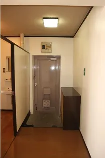 西下コーポ【3階】の玄関