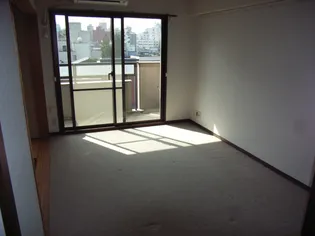 ライオンズマンション金沢香林坊【5階】の居間