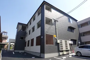 スペチアーレ【3階】の外観