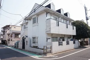 コリーヌ下馬【1階】の外観