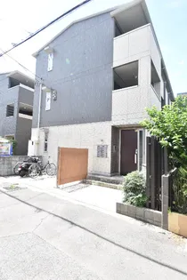 Charon【1階】の外観