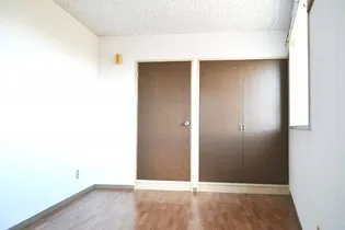 ブリッヂ金子【4階】の居間