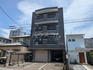 宇山ビル【3階】の外観