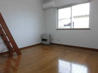 フェアステージ一ノ坪II【2階】の居間