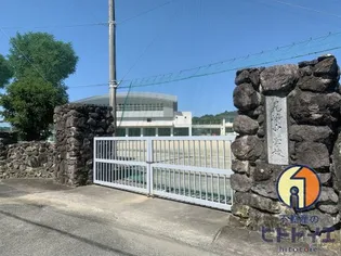 アジュールの周辺