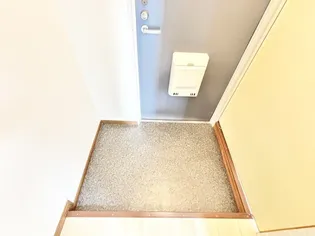 ガーデンヒルズ2号館【3階】の玄関