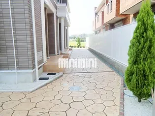 サン・フローラ【1階】の地図