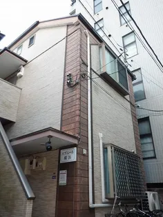 スブニール横浜【2階】の外観