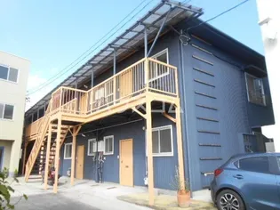 BEE【2階】の外観