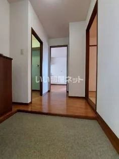 パーク・フラッツB【2階】の玄関