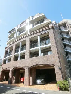 グローリオ三軒茶屋【5階】の外観