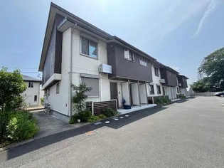 シュプリーム小松【1階】の外観