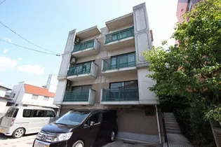 イーストハウス【2階】の外観