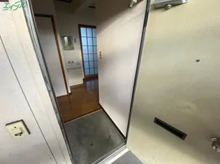 NSプレイス【2階】の玄関