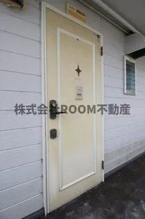 ガーデンTNI・II【2階】の玄関