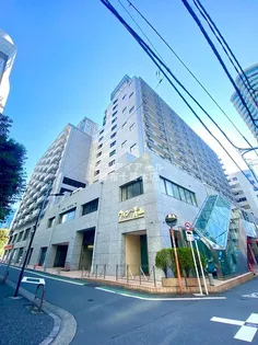 ウィン青山【6階】の外観