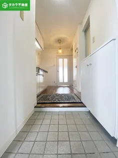 ヴィラアフィーノ【1階】の玄関