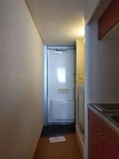 レオパレスリバーサイド西谷【1階】の玄関