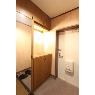 グランディオス米子【11階】の玄関