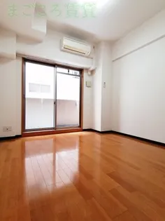 エステムプラザミッドプレイス【2階】の居間