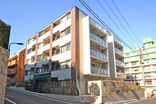 ブルソール信濃町【2階】の外観