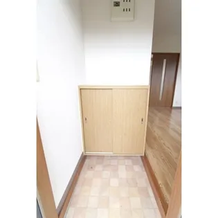 ハイツたかずな【1階】の玄関