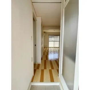 コーポ野浪B棟【1階】の玄関