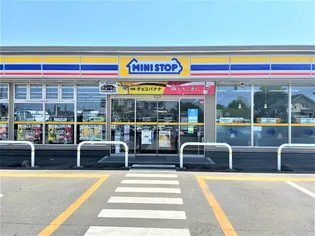 メイ・セゾンの周辺