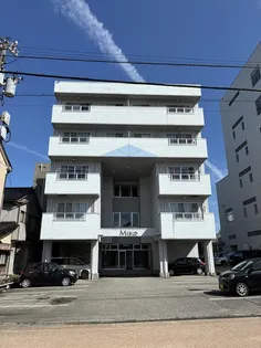 M1ビルの画像