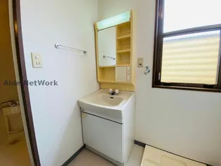 ロイヤルコーポNAKANO【2階】の内装