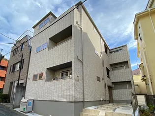 ラドスト代々木公園【2階】の外観