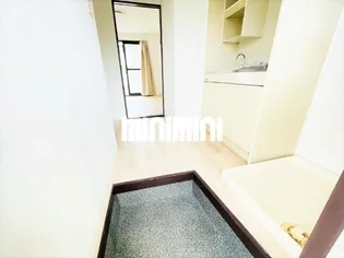 ウッドベルI【1階】の玄関