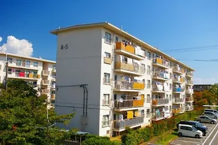 公社賃貸SMALIO 茨木郡山【5階】の外観