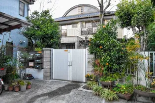 プラスペアティ【2階】の外観