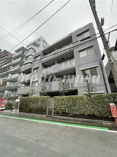 カスタリア目黒【1階】の外観