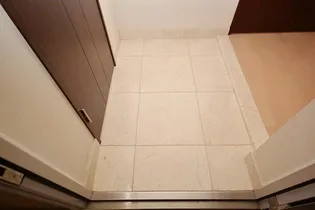 サンデュエル太田浜町 パークスクエア【6階】の玄関