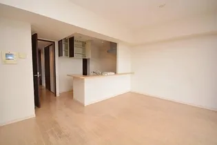 サンデュエル太田浜町 パークスクエア【6階】の居間