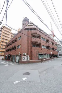 ロイヤルハイツ新宿御苑【3階】の外観
