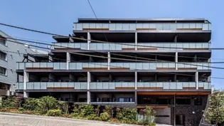 東京都新宿区市谷左内町【マンション】の外観