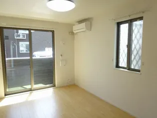 ラ・ルーチェ米原II【1階】の居間