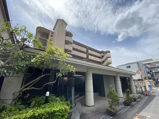 フローラ青山【4階】の外観